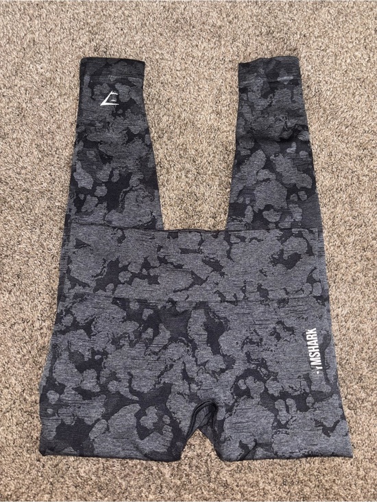 Gymshark Pants - Gymshark Adapt Gray and Black Camo Cropped Leggings